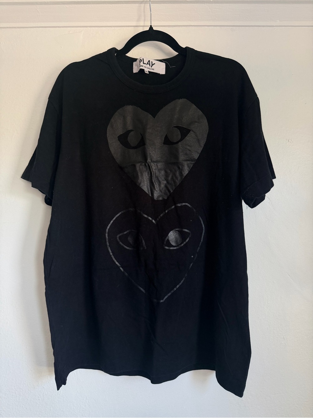 Comme des Garcons Black PLAY
DOUBLE HEARTS T-SHIRT